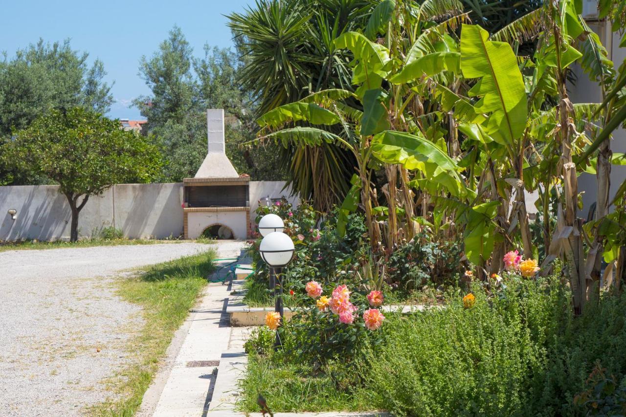 Dhiyellótika Oliva Holiday Homes מראה חיצוני תמונה